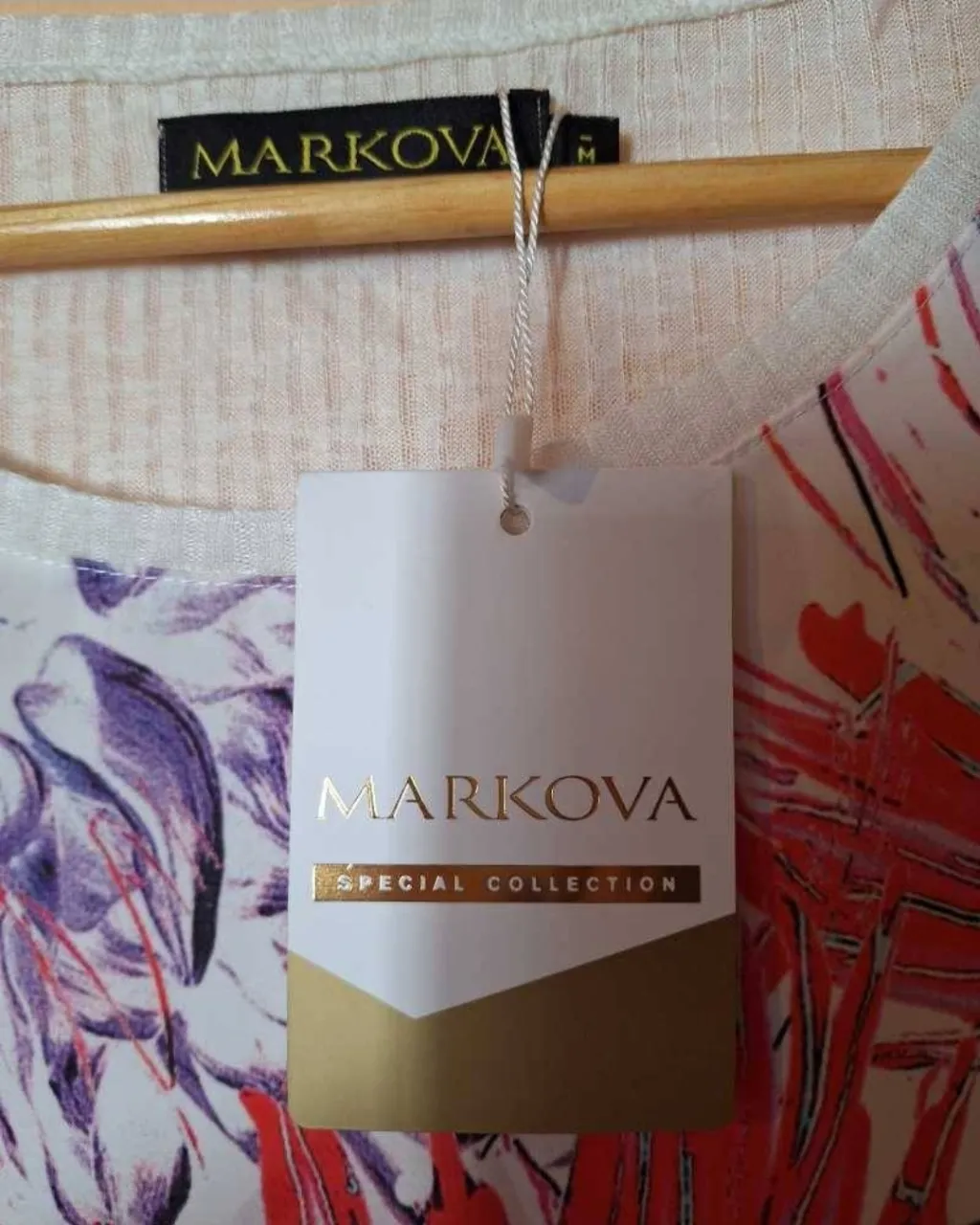 Remera Markova - Vista 2