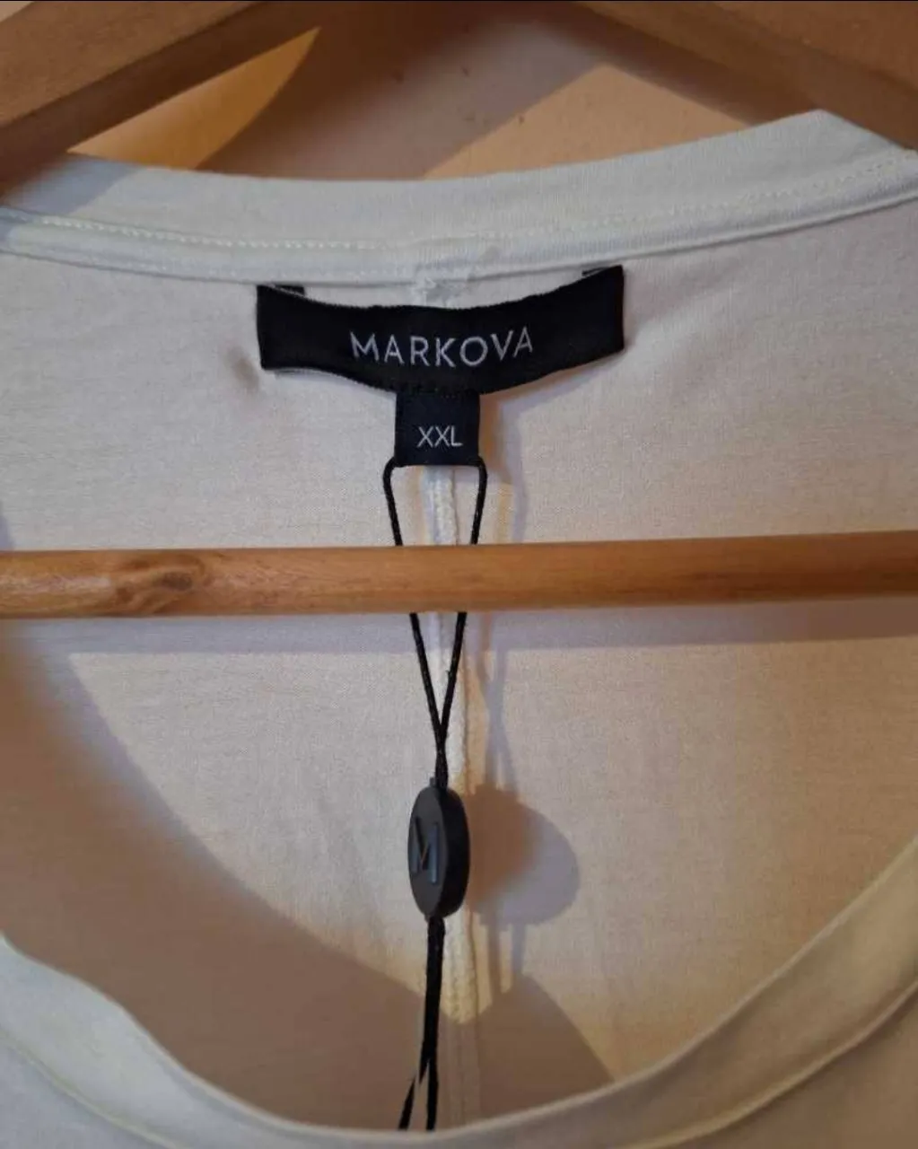 Remera Markova - Vista 2