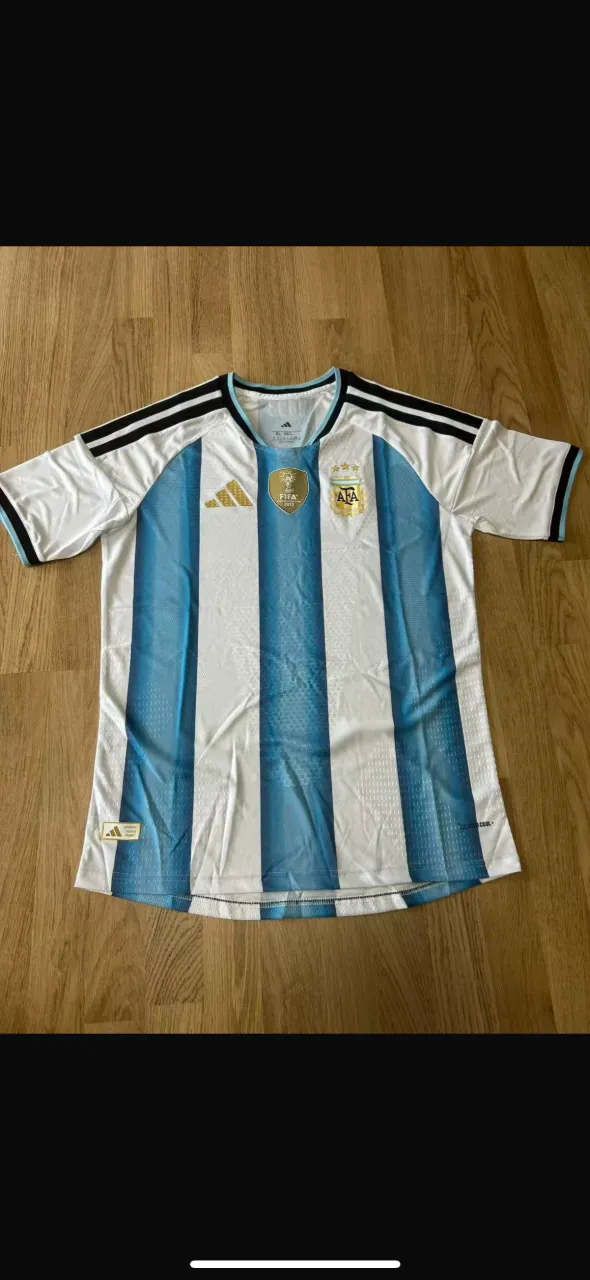 Camiseta adidas - imagen 1