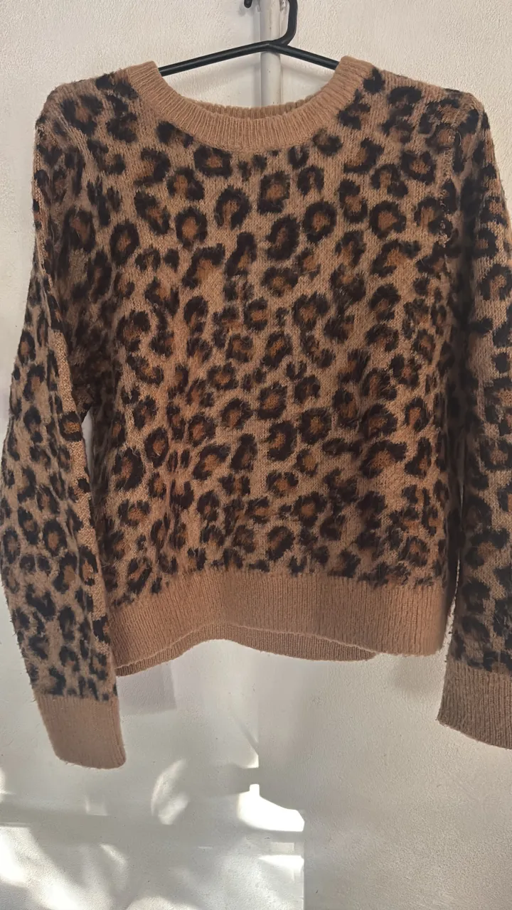 Sweater Divided - imagen 1
