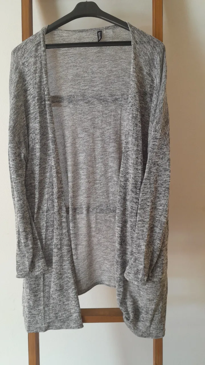 Cardigan Divided
