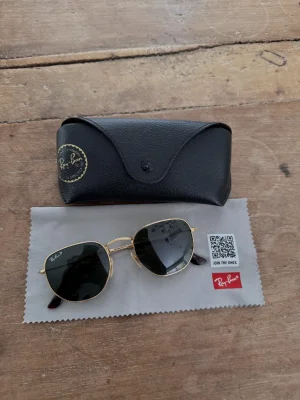 Ray-Ban