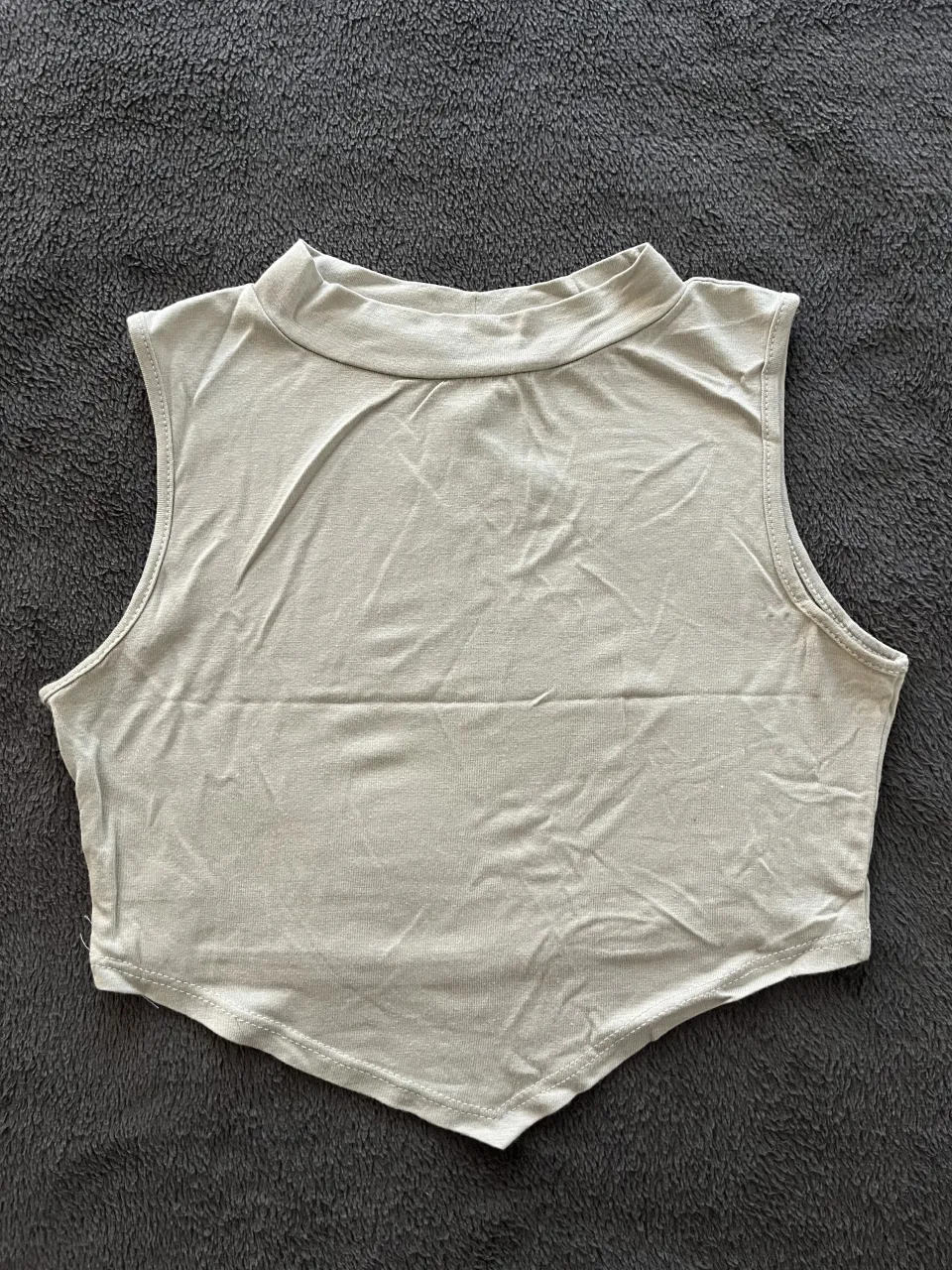 Musculosa A ≠ - imagen 1