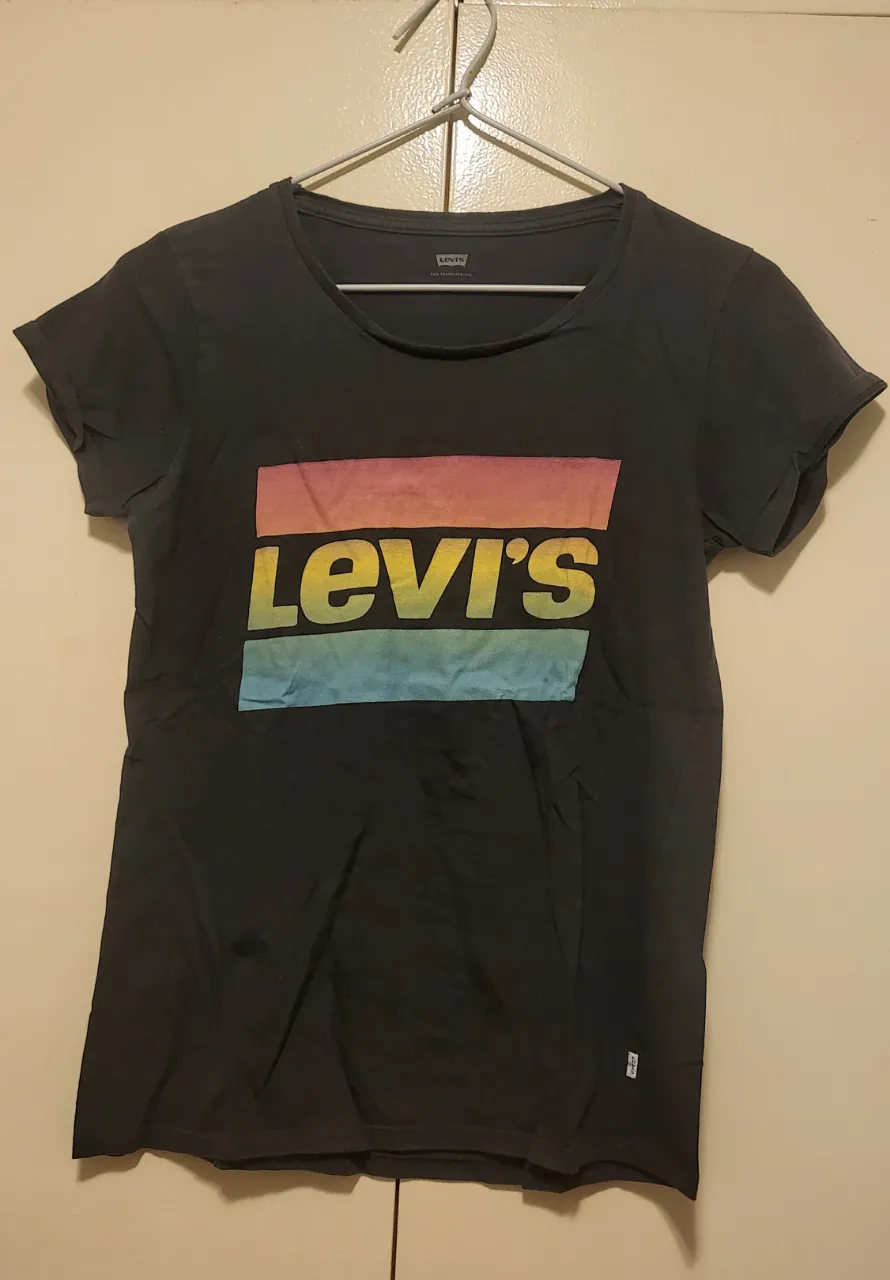 Remera Levi's