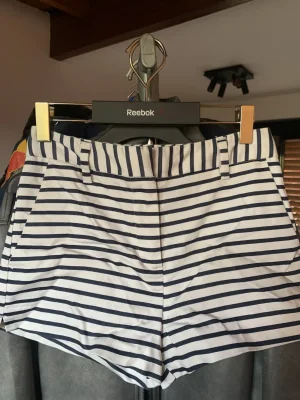 H&M · Talle EU 32