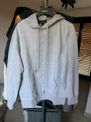 Buzo Level eight · Talle XS