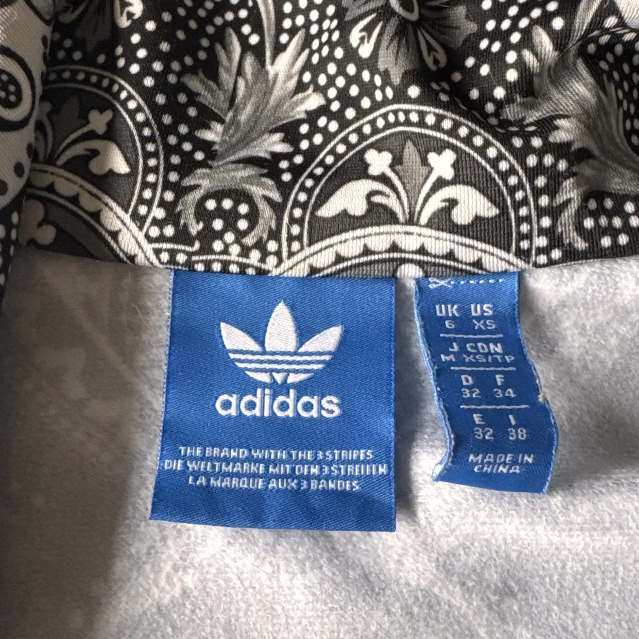 Buzo adidas - imagen 3