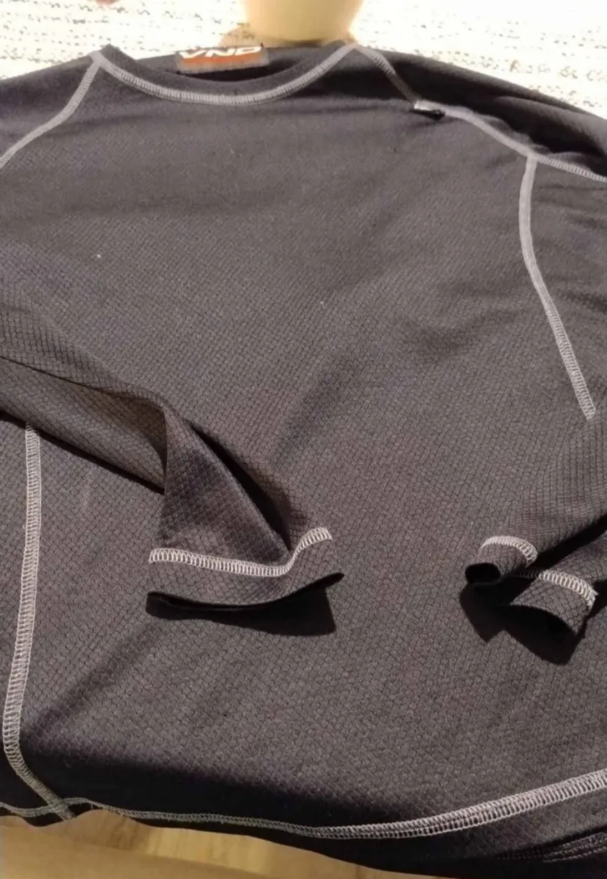 Remera Vanadi - imagen 1