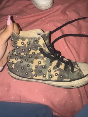 Converse