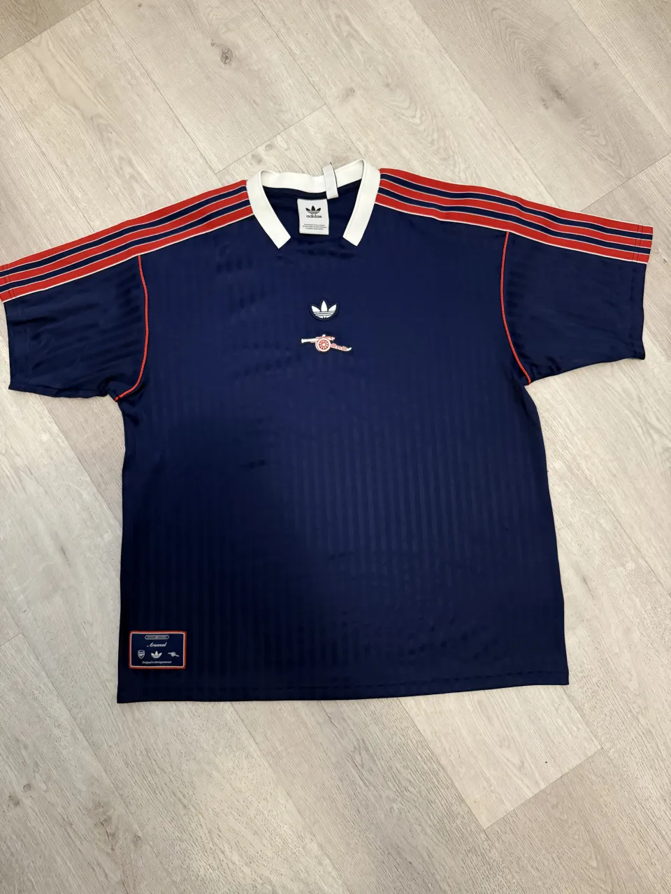 Camiseta adidas