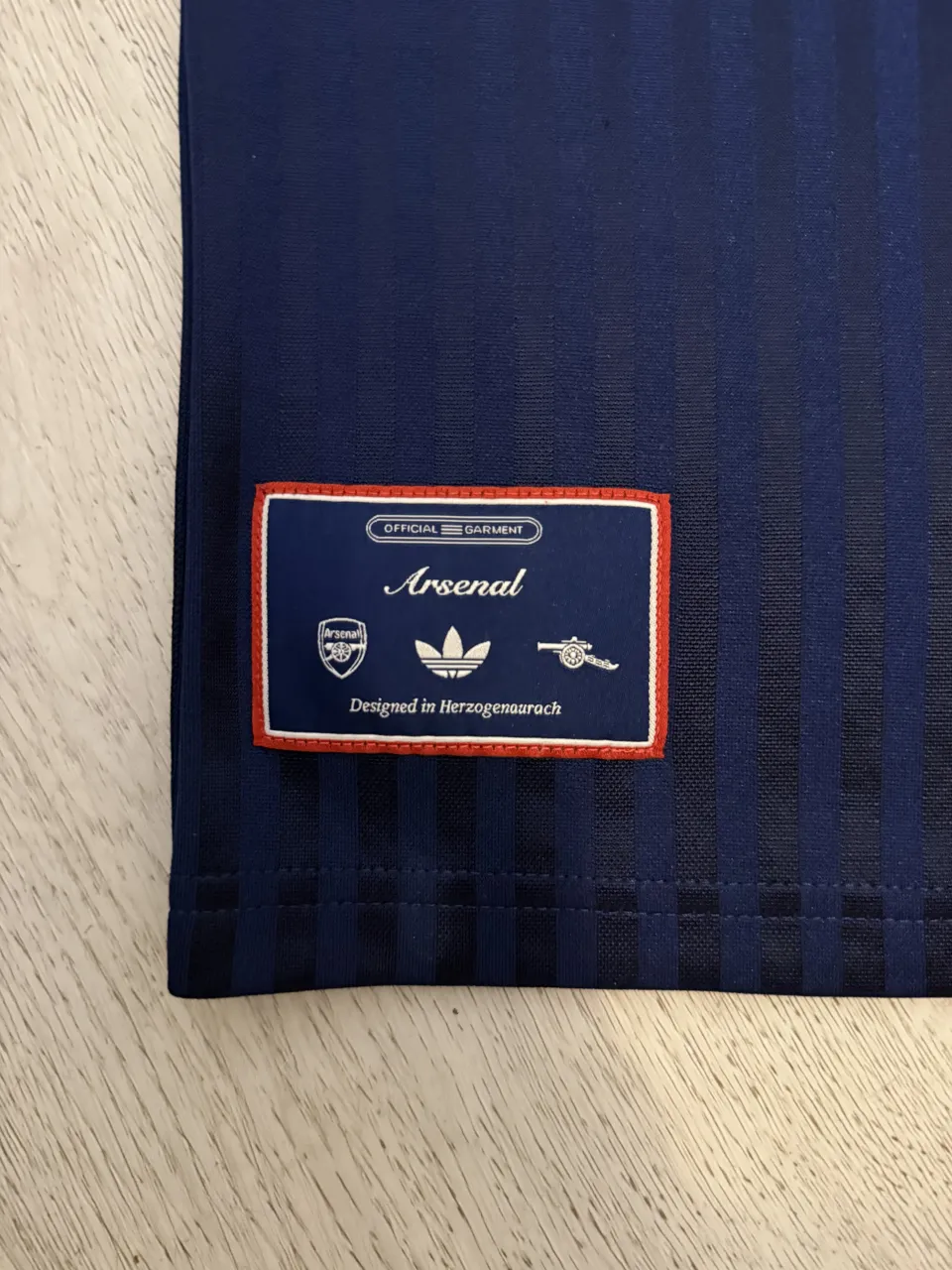 Camiseta adidas - Vista 2