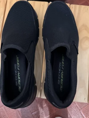 Skechers
