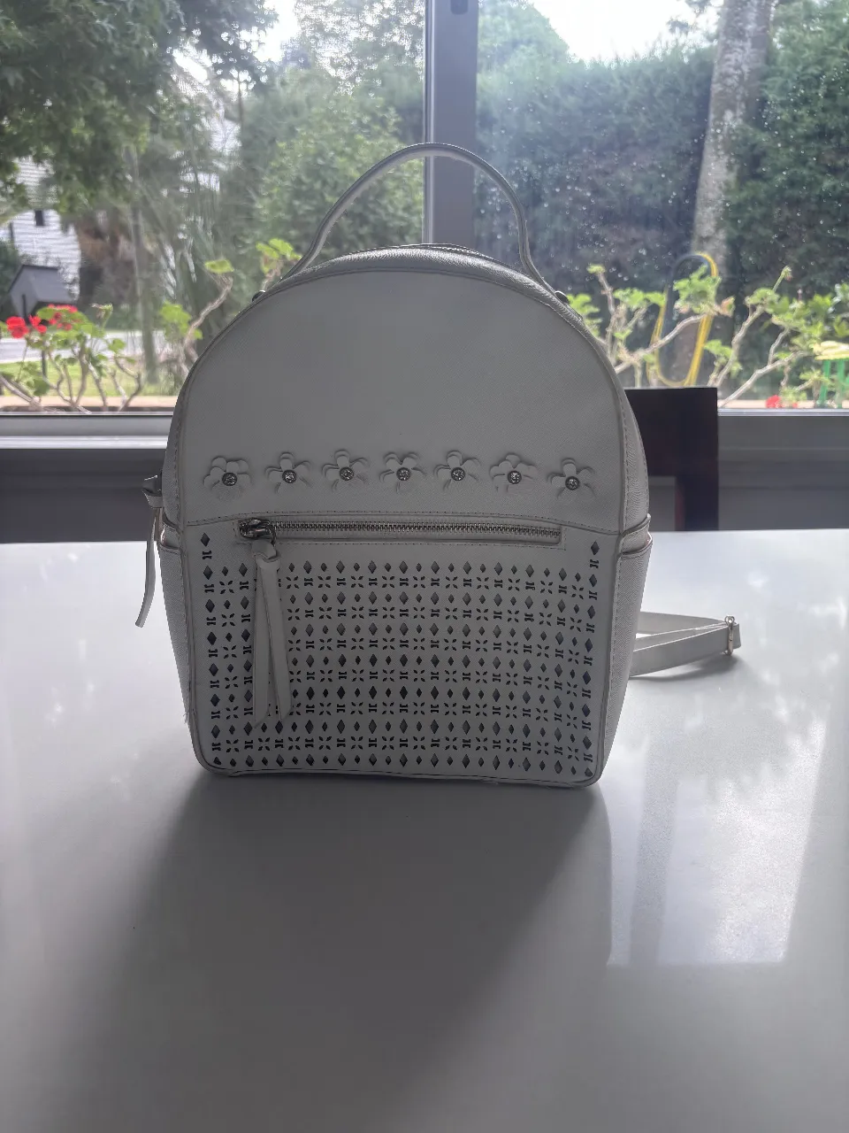 Mochila Under one sky importada de usa - imagen 2