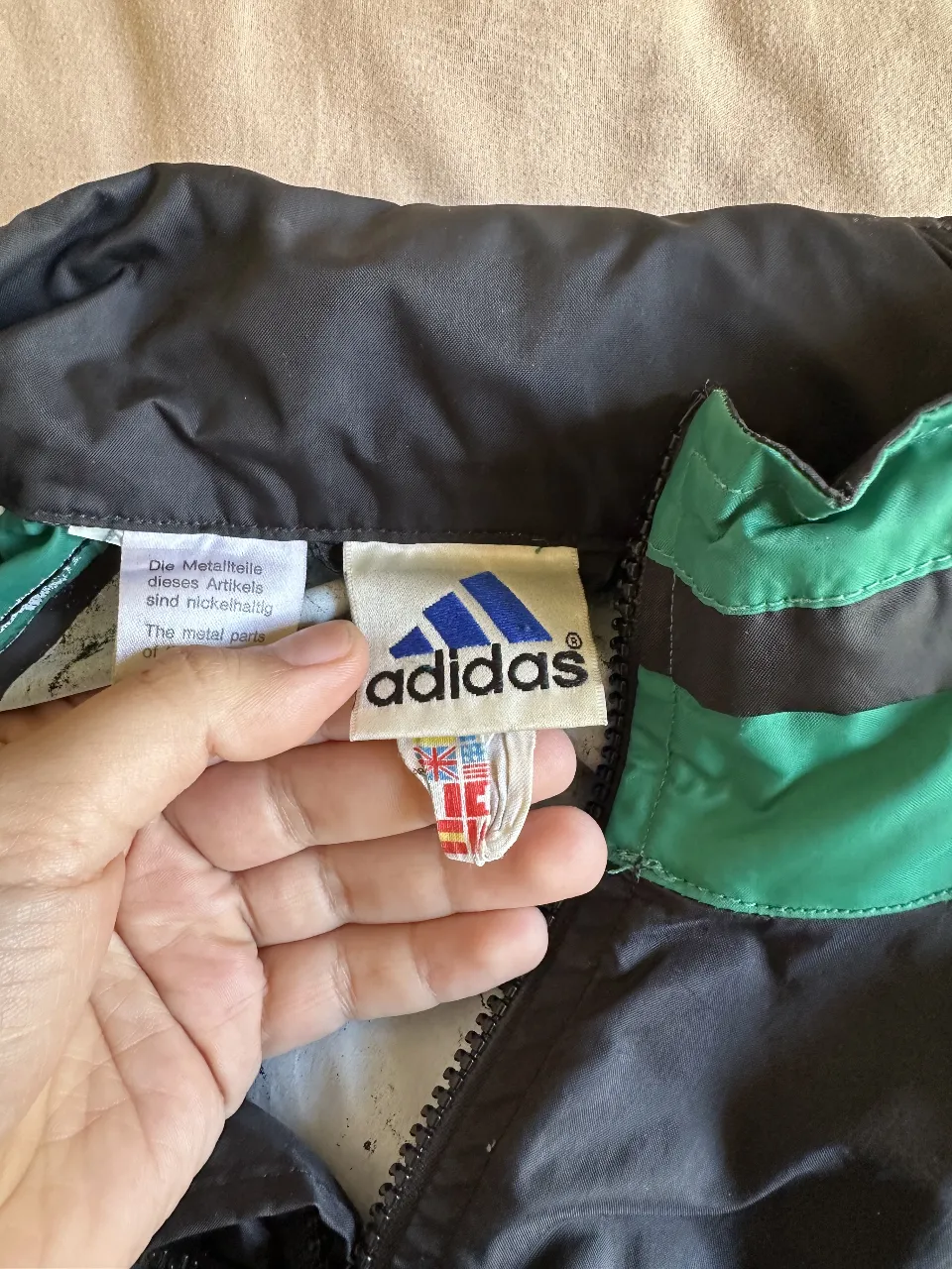 Buzo adidas miniatura 5