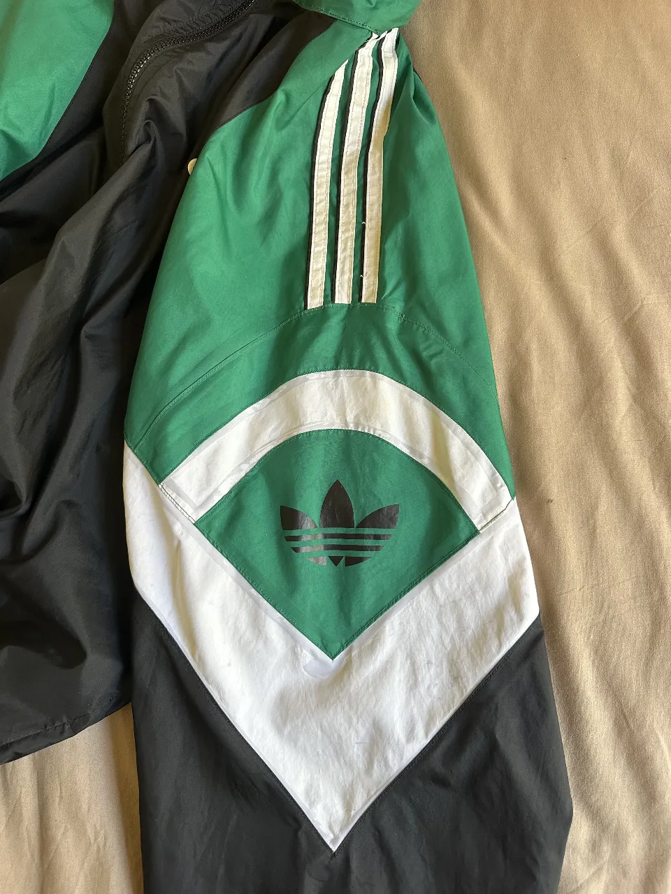 Buzo adidas - Vista 2
