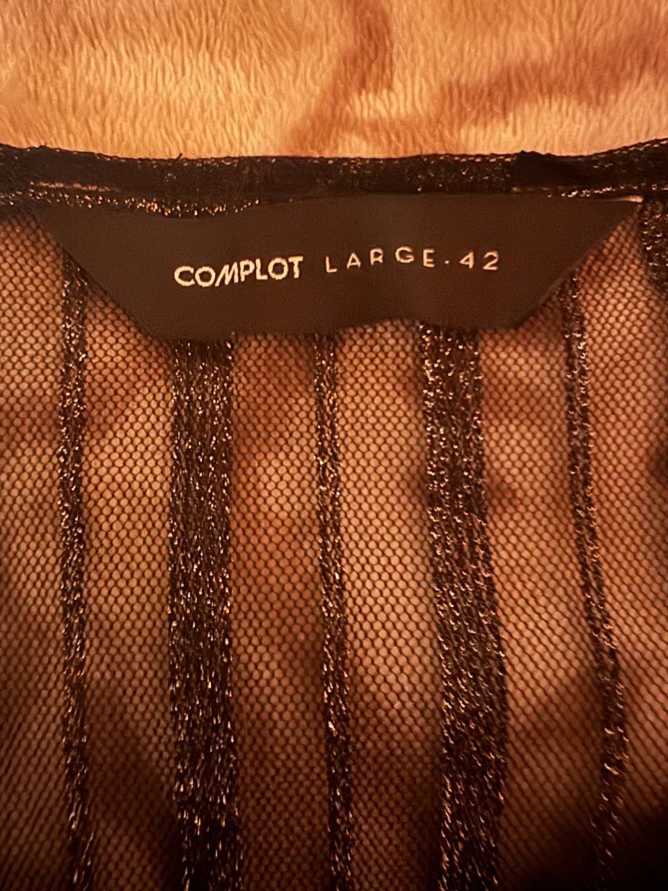Remera Complot miniatura 2