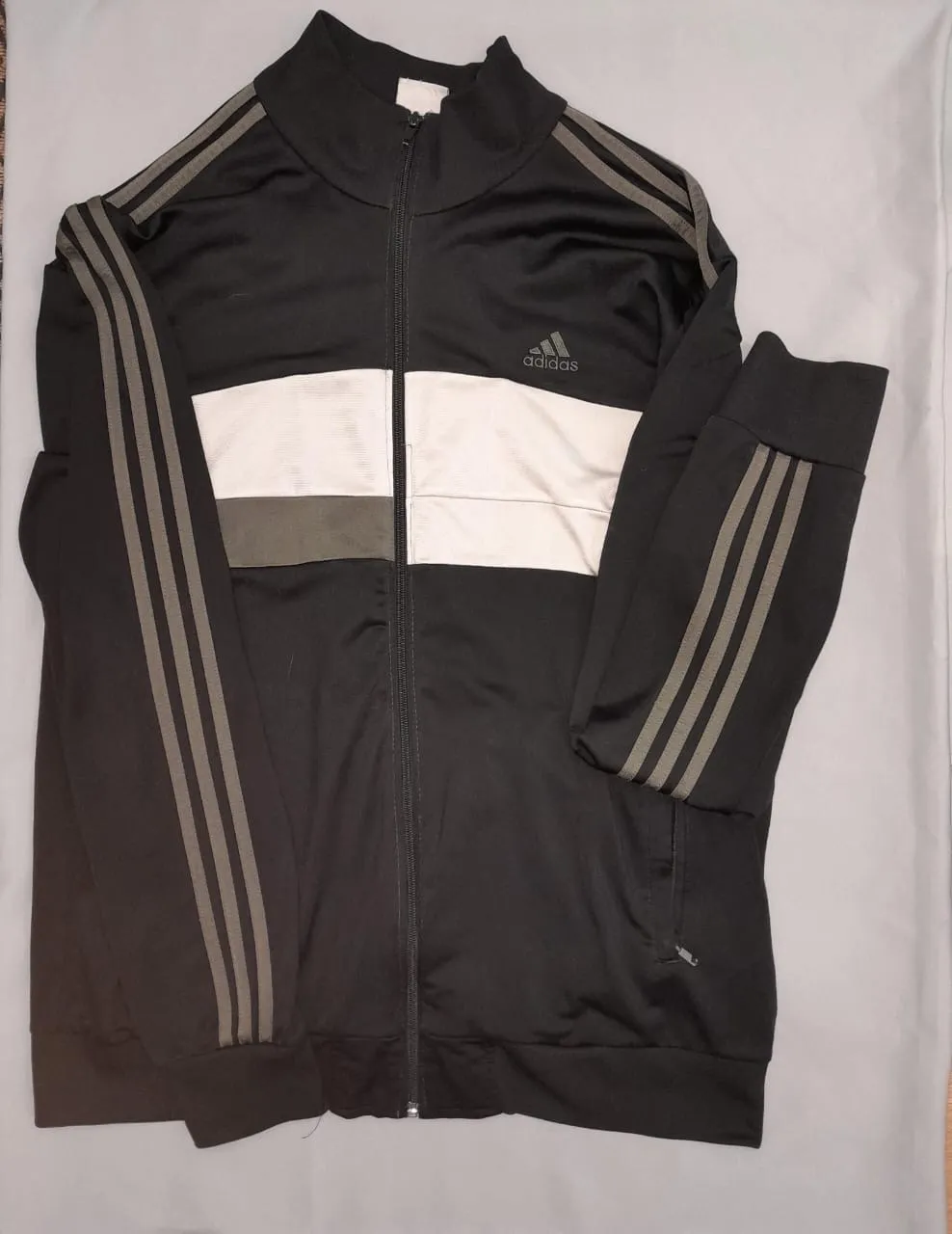 Buzo adidas - imagen 1