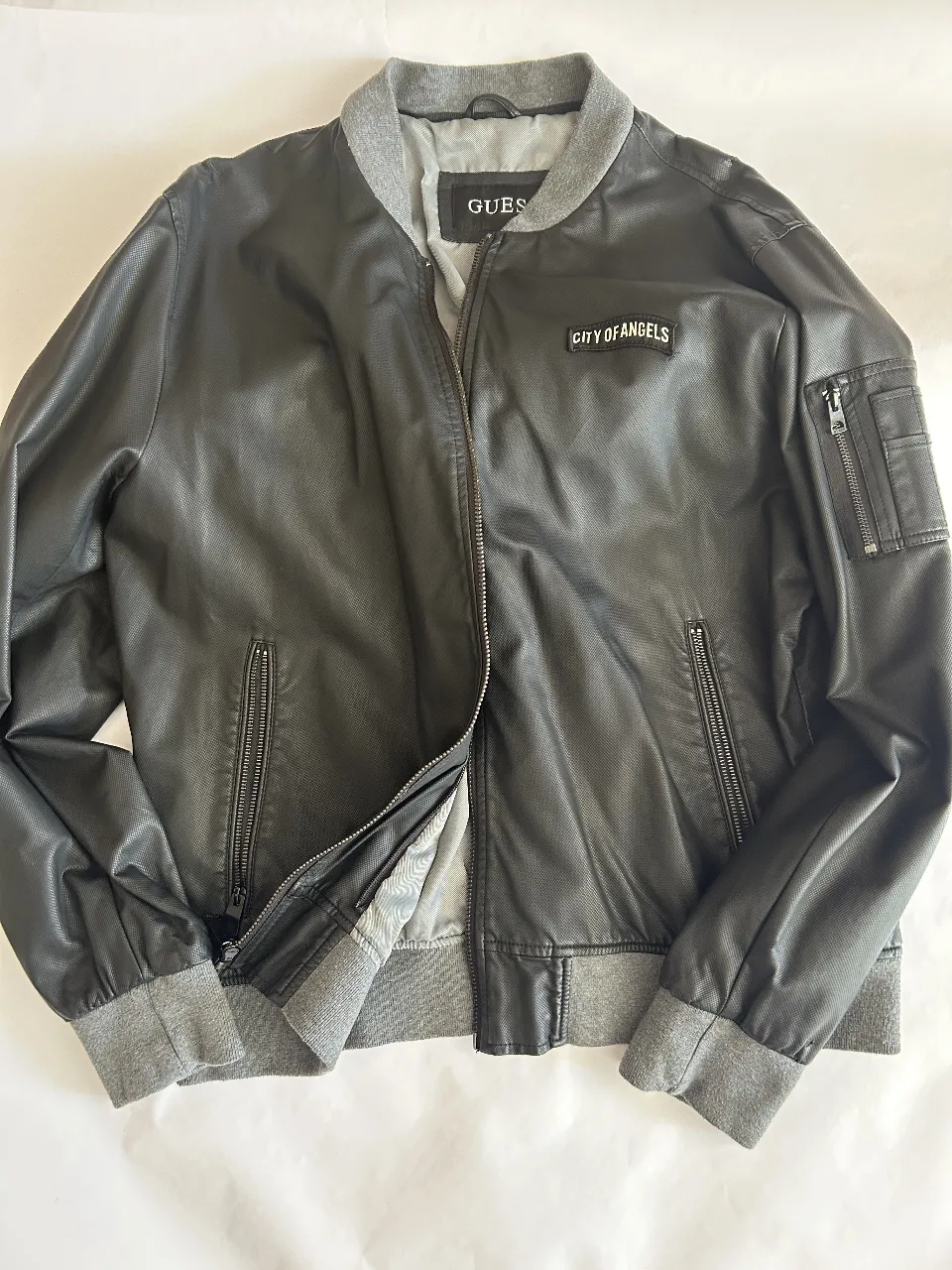 Campera GUESS - imagen 1