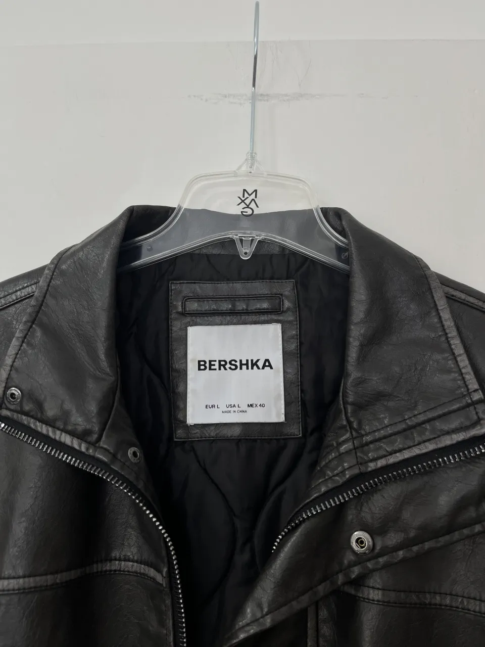 Campera Bershka - Vista 2