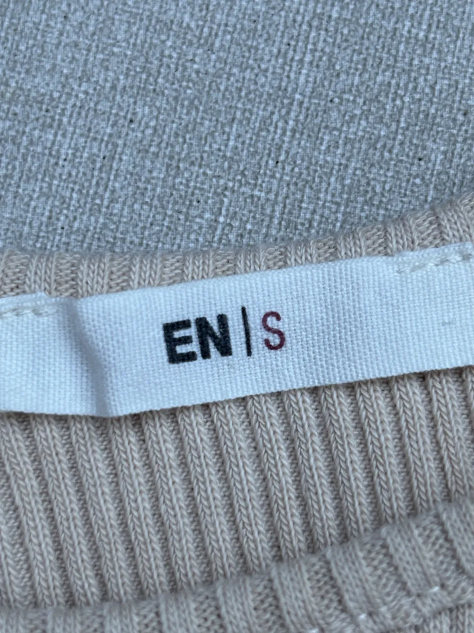Musculosa Etiqueta Negra - imagen 4