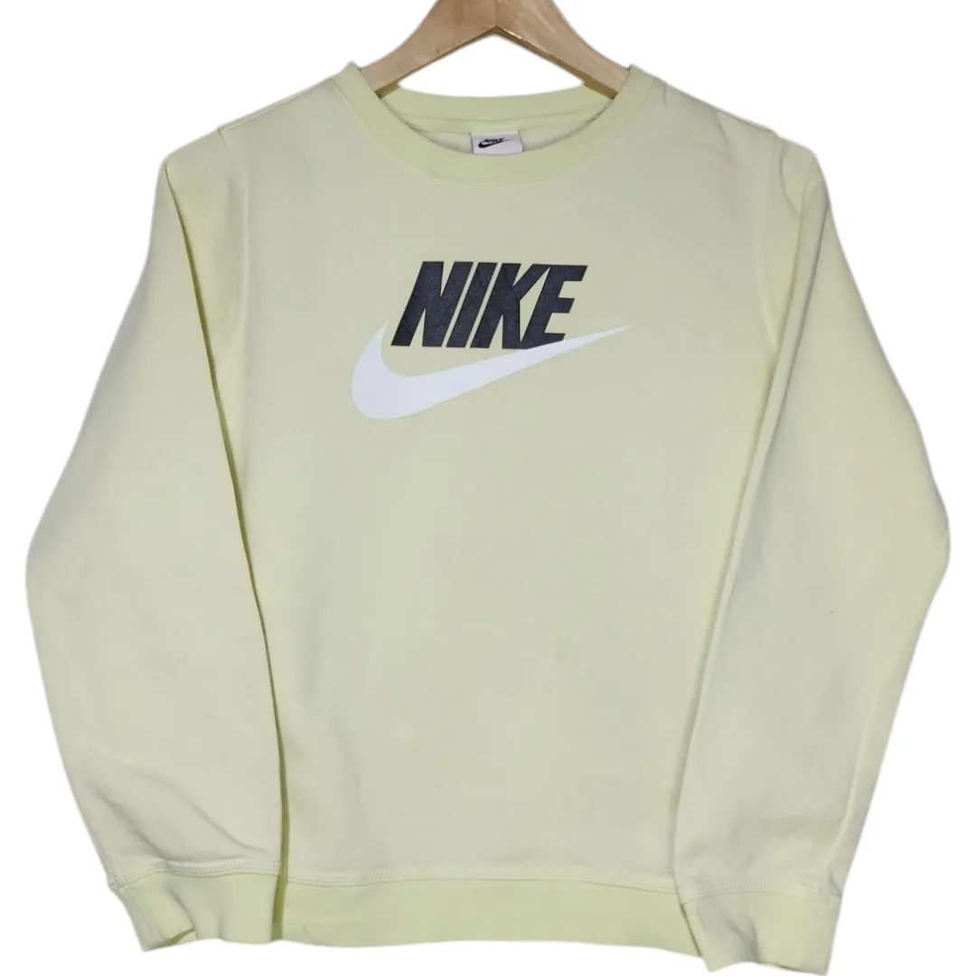 Buzo Nike Verde Lima de Mujer
🔷️Talle L juvenil, va como S adulto
🔷️De algodón, con el logo estampado en el pecho.
🔷️Estado: 10/10
🔷️Medidas: 58 cm de largo, 51 cm de axila a axila y 57 cm de manga.