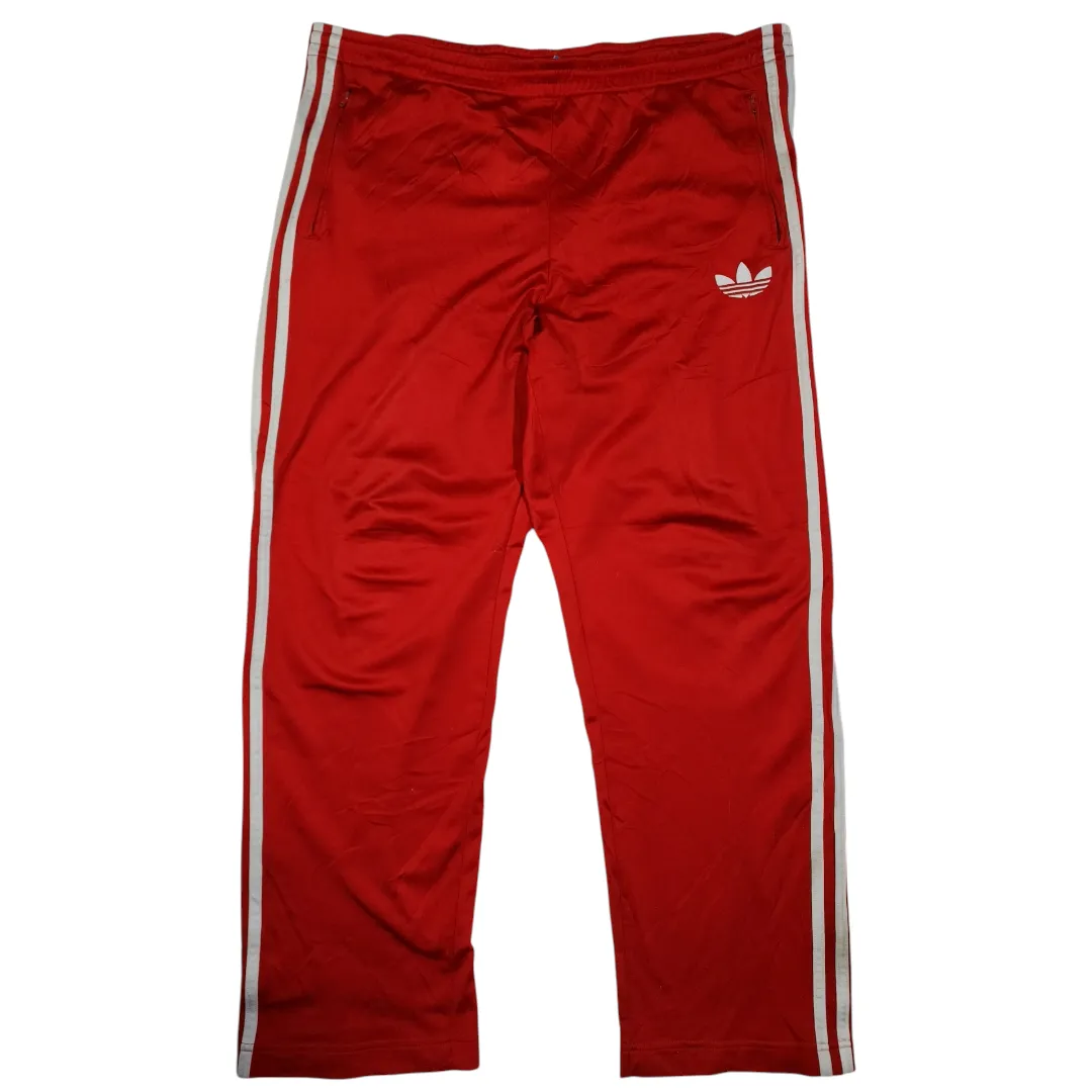 Pantalon Adidas Rojo de Hombre
🔷️Talle L
🔷️Deportivo de poliester, con el logo bordado en la parte delantera y las 3 lineas en los costados. Corte recto.
🔷️Estado: 10/10
🔷️Medidas: 106 cm de largo y 54 cm de cintura sin estirar.
