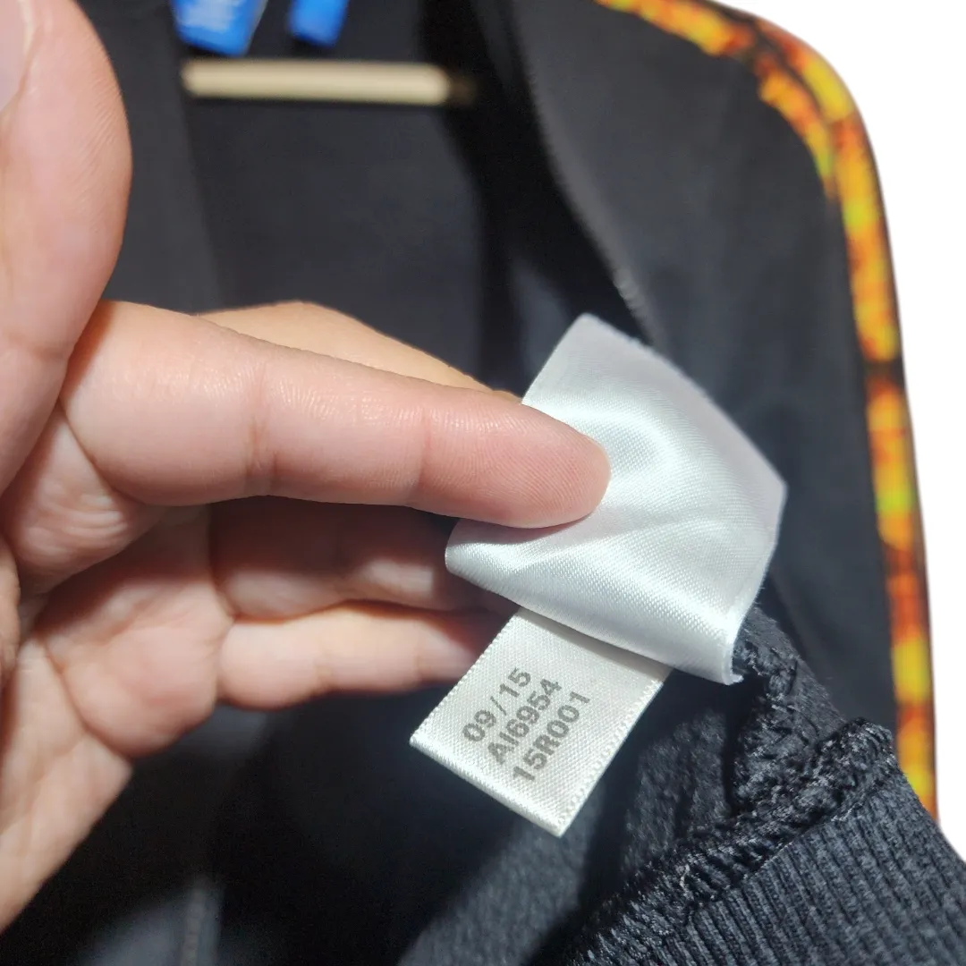 Buzo adidas miniatura 6