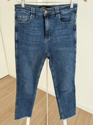 Uma denim