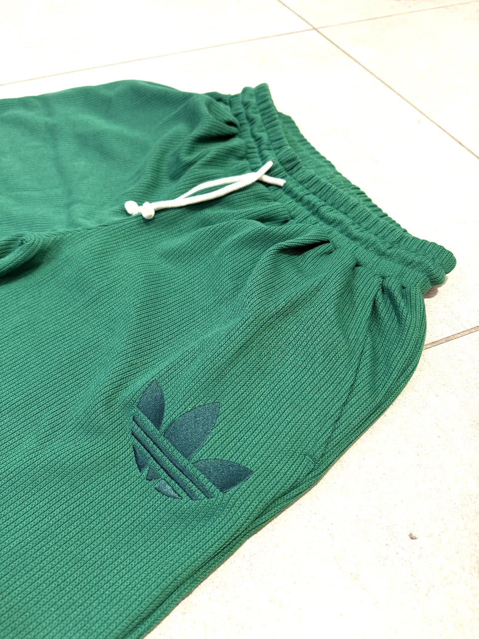 Pantalón adidas - imagen 1