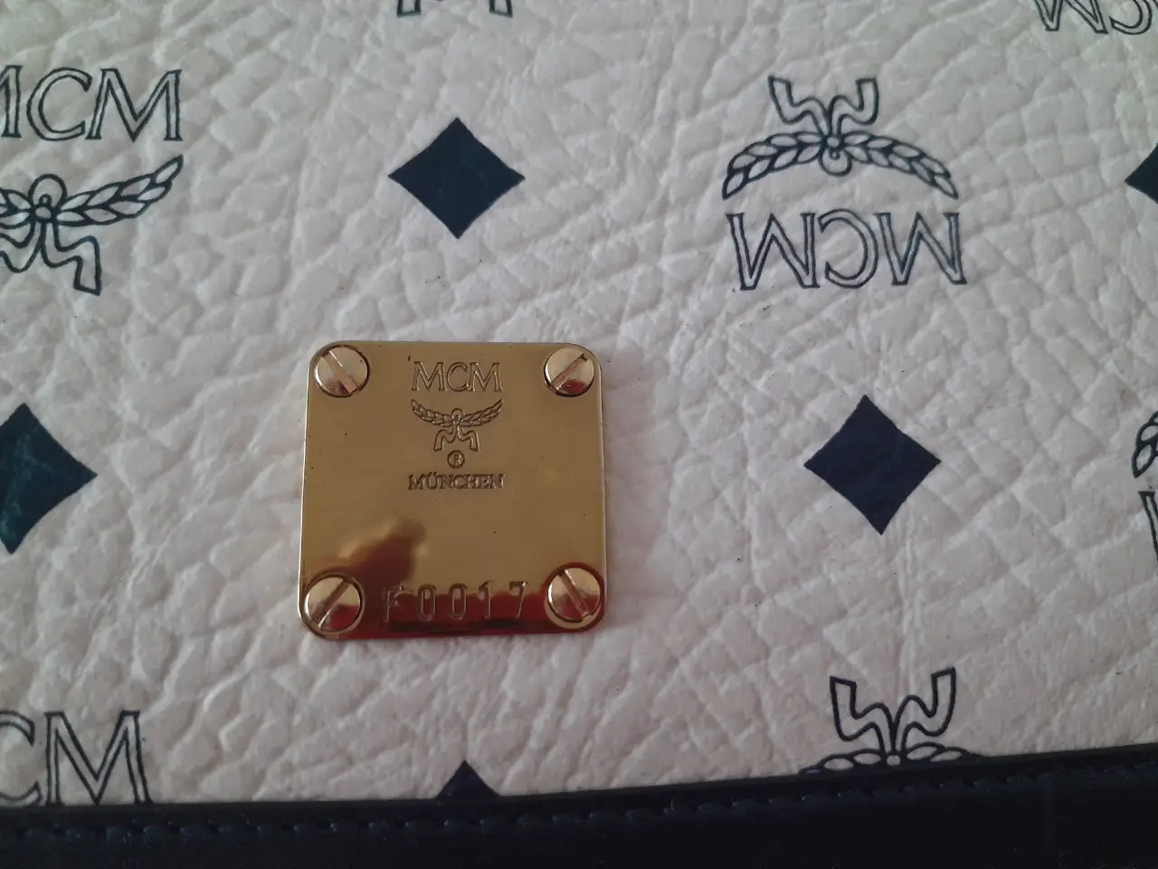 Cartera YMCMB - imagen 4