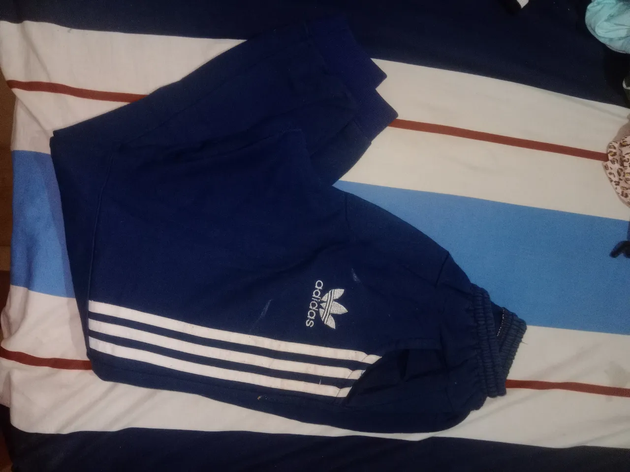Pantalón adidas - imagen 1