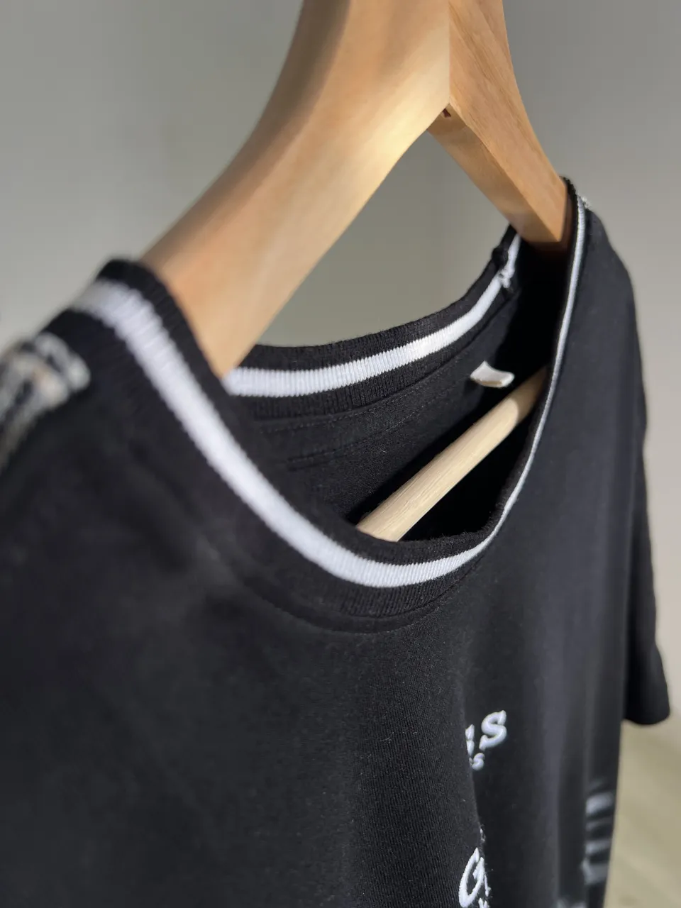 Remera GUESS - imagen 5