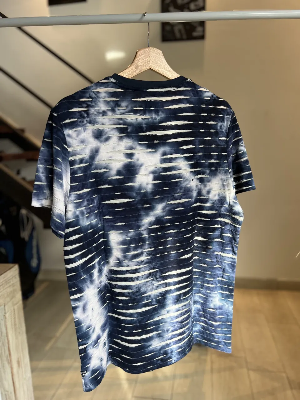 Remera GUESS - imagen 5
