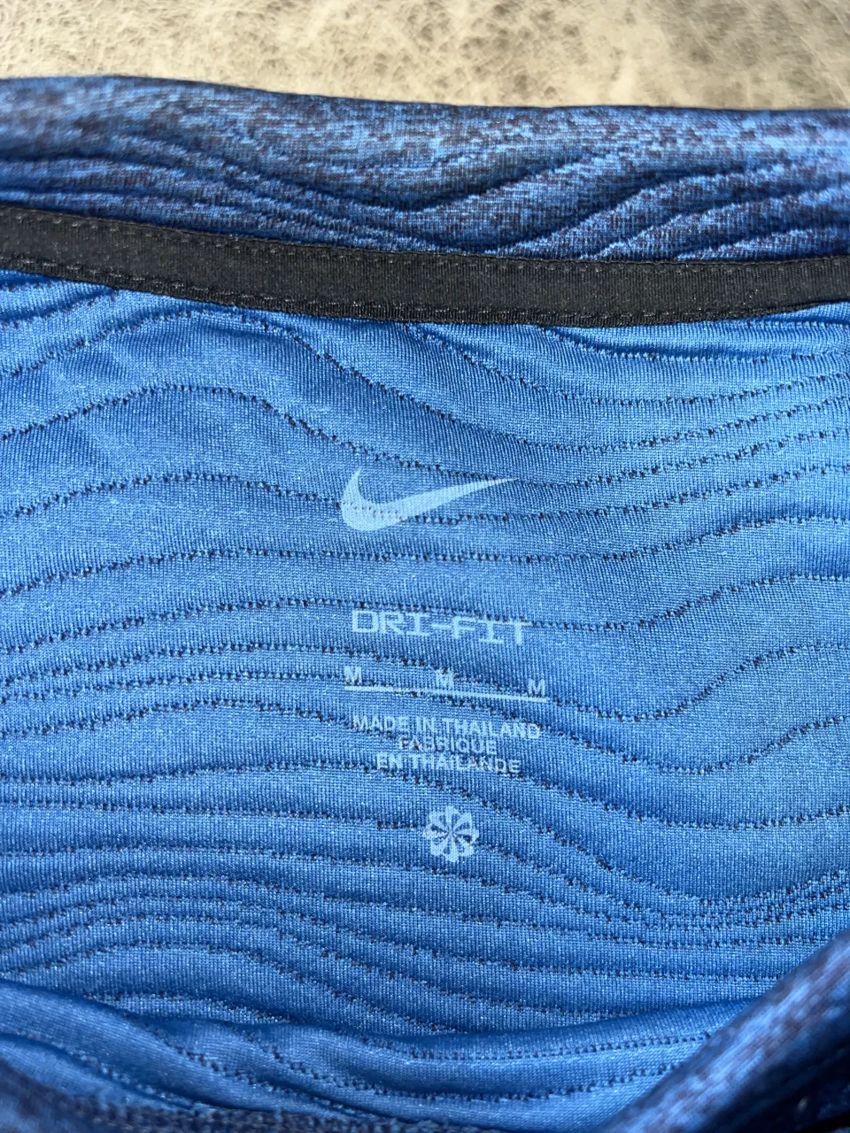Buzo Nike miniatura 4