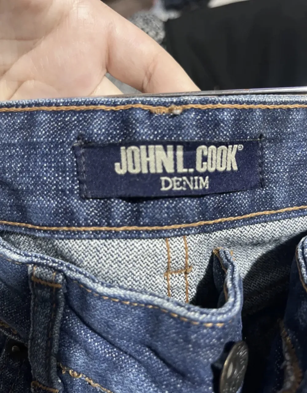 Jean JOHN L. COOK - Vista 3