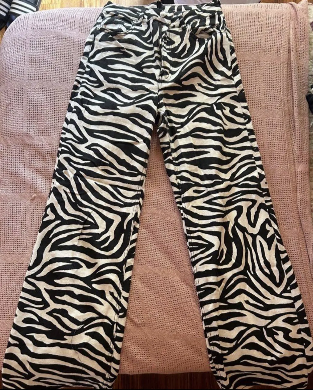 Jean Divided - imagen 1
