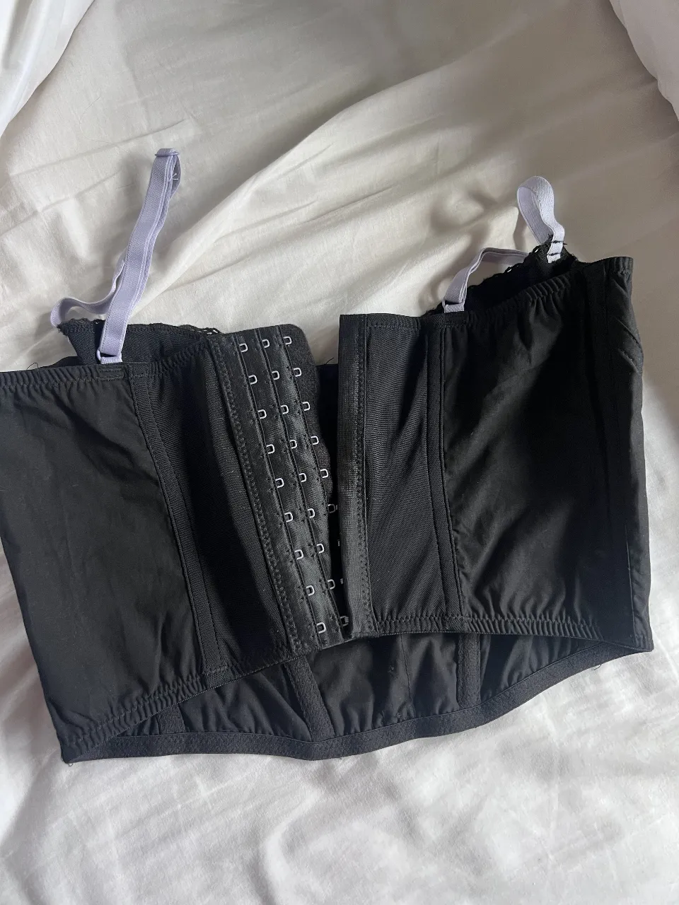 Top out from under for Urban Outfitters - imagen 2