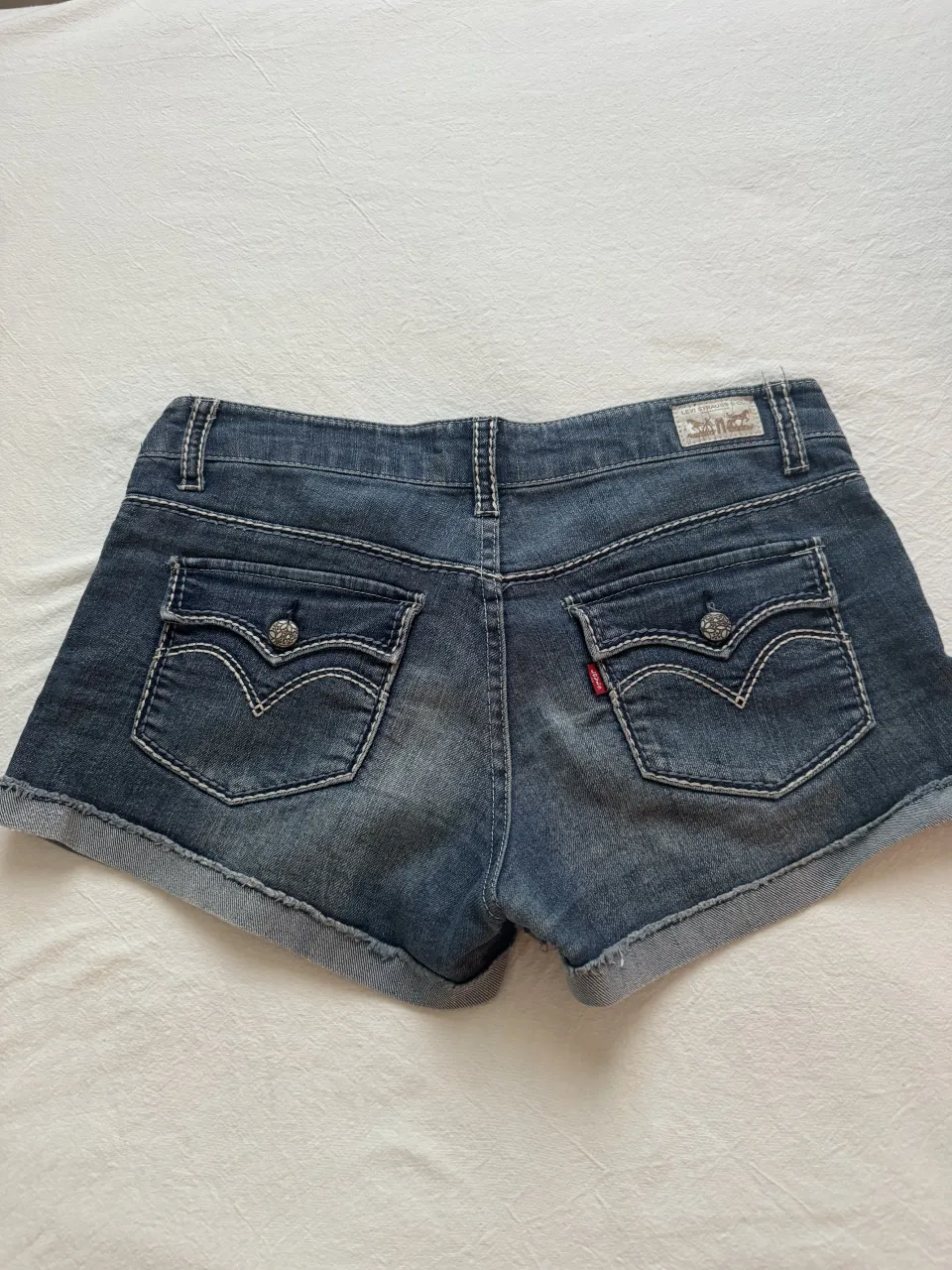 Short Levi's - Vista 3