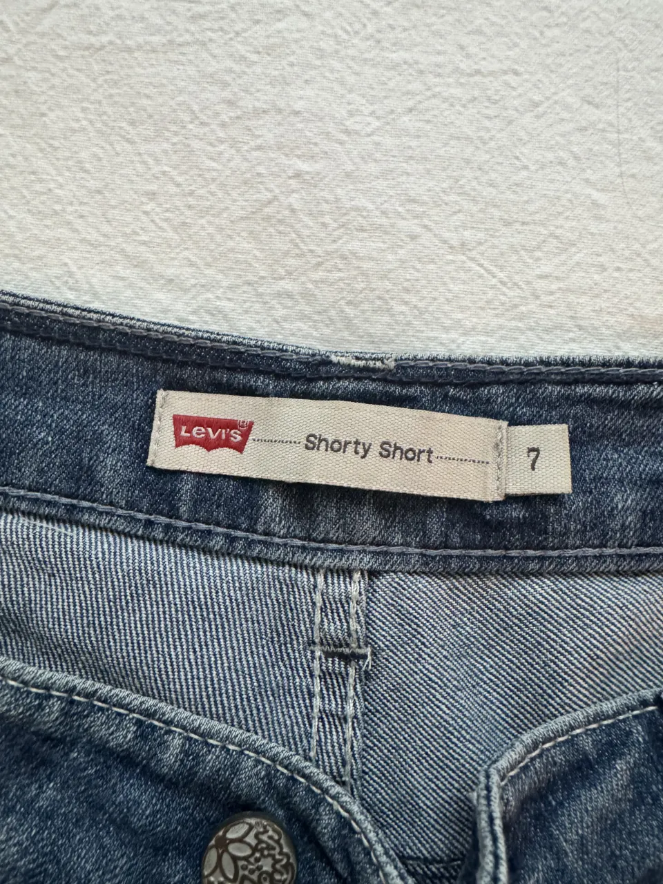 Short Levi's - Vista 2
