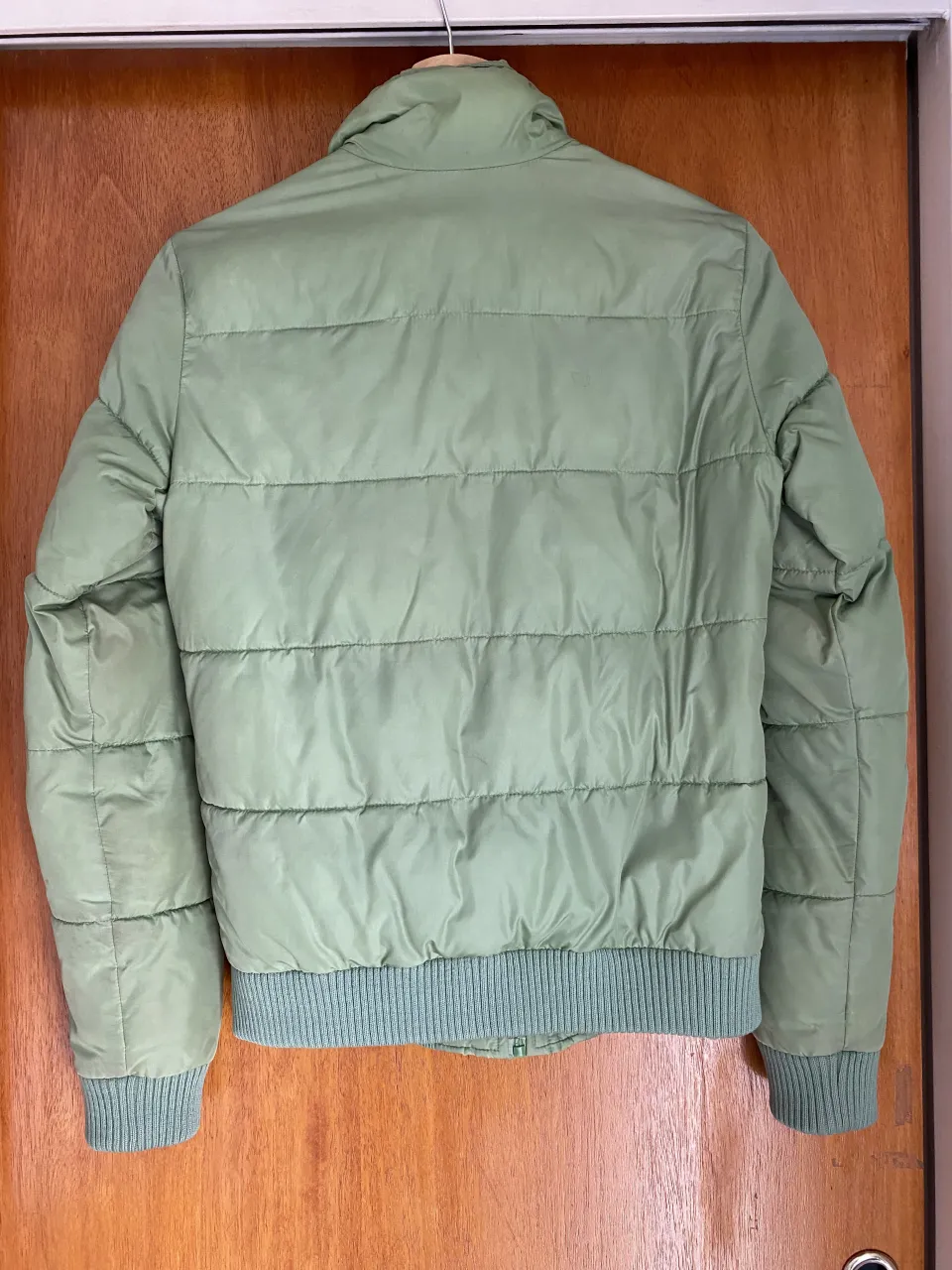 Campera Bershka - Vista 3