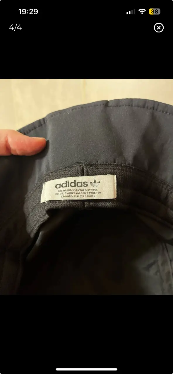 Sombrero adidas miniatura 4