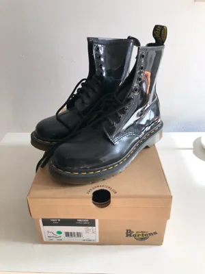 Dr. Martens · Talle EU 39