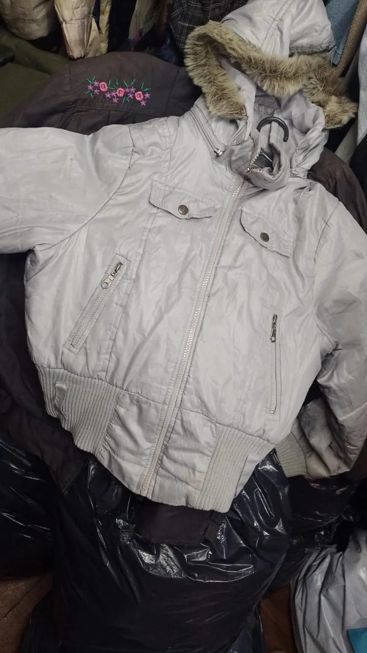 Campera A ≠ - imagen 1