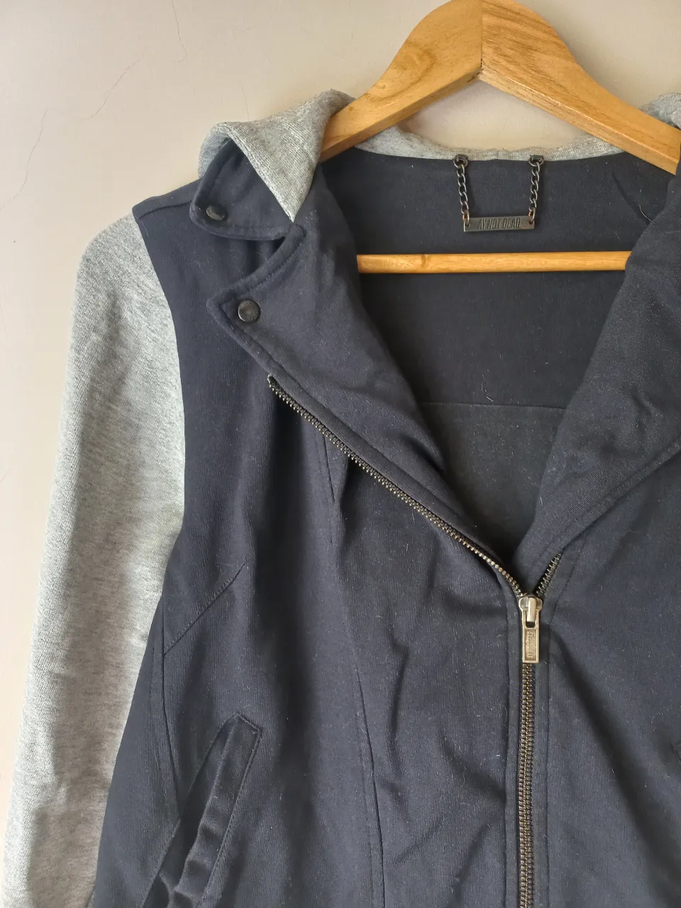 Campera Ay Not Dead - imagen 2