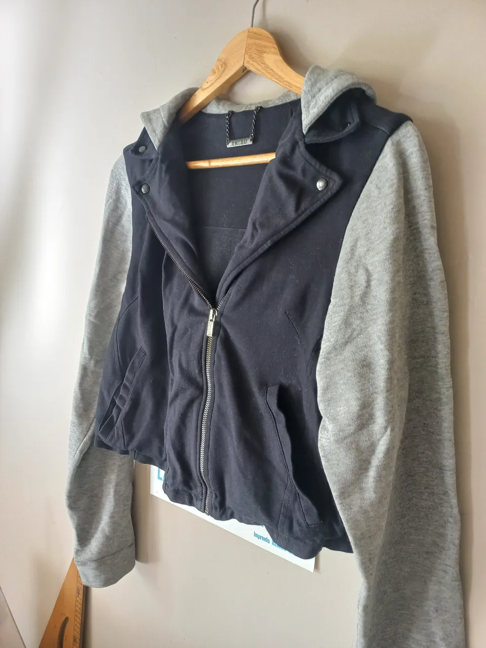Campera Ay Not Dead - imagen 3