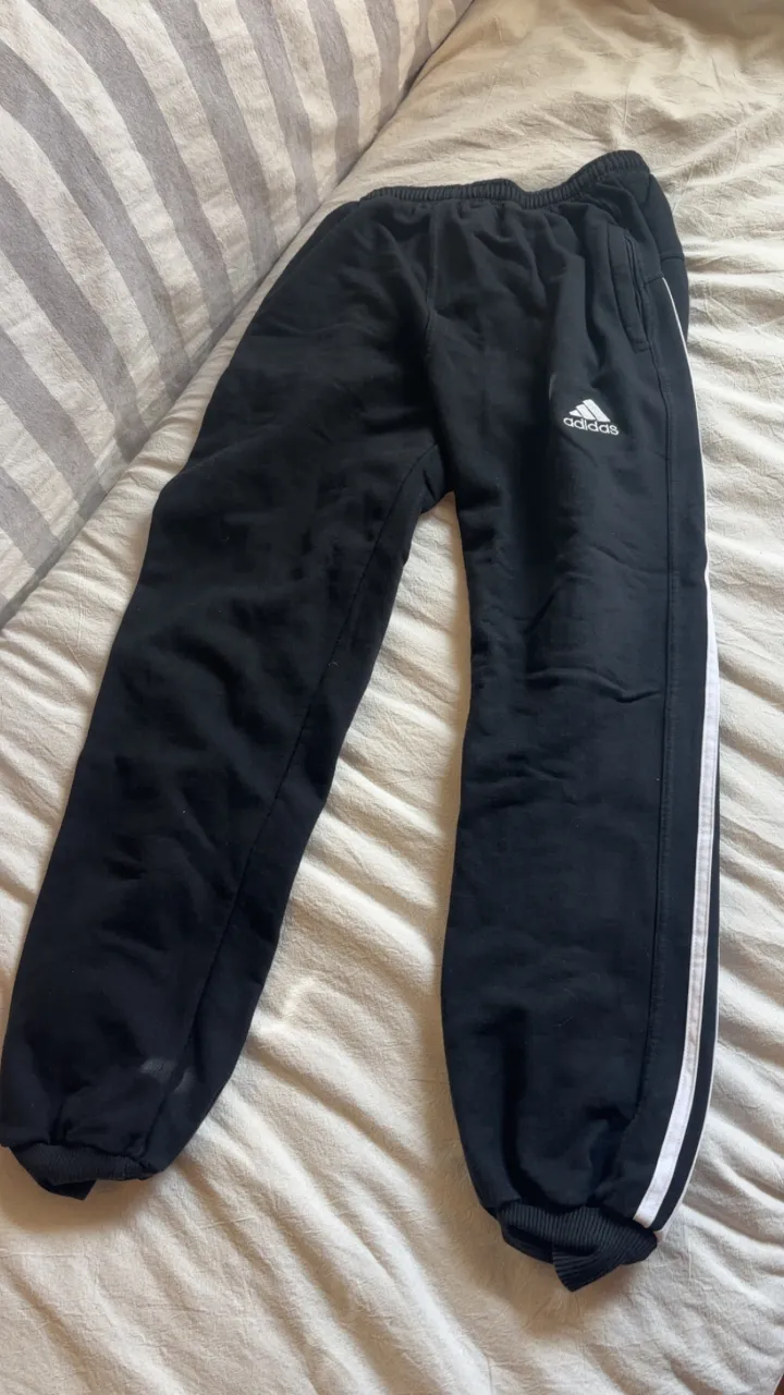 Pantalón adidas - imagen 1