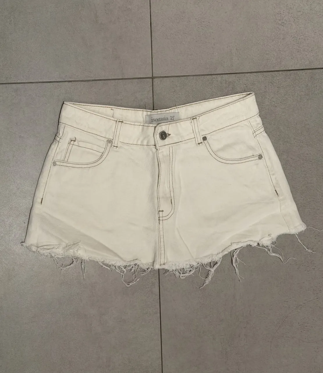 Short Isostasia - imagen 1