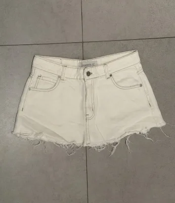 Short Isostasia · Talle S