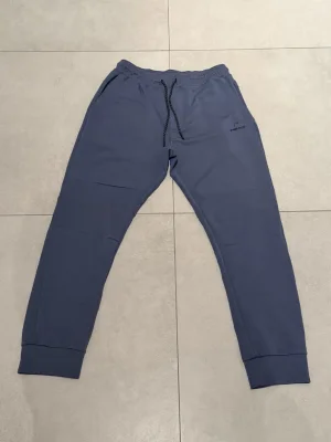 Pantalón HEAD · Talle M