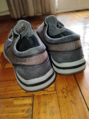 Skechers